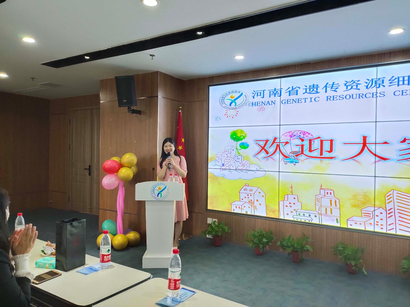恭祝我库年中客户见面会圆满成功